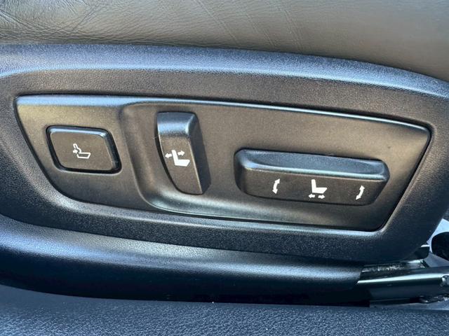 GS 250 Ipkg /後期Fグリル仕様/サンルーフ/クルーズコントロール/コーナーセンサー/シートヒータ・エアコン/電動格納ミラー/パワーシート/シートメモリ/LEDヘッドライト/ETC/バックカメラ/Bluetooth(27枚目)