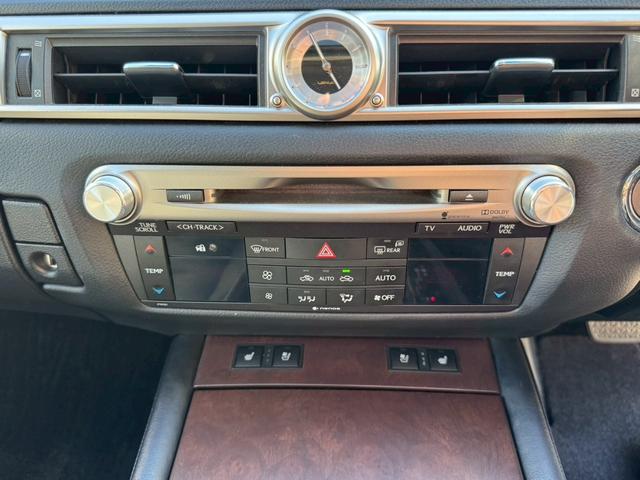 GS 250 Ipkg /後期Fグリル仕様/サンルーフ/クルーズコントロール/コーナーセンサー/シートヒータ・エアコン/電動格納ミラー/パワーシート/シートメモリ/LEDヘッドライト/ETC/バックカメラ/Bluetooth(42枚目)