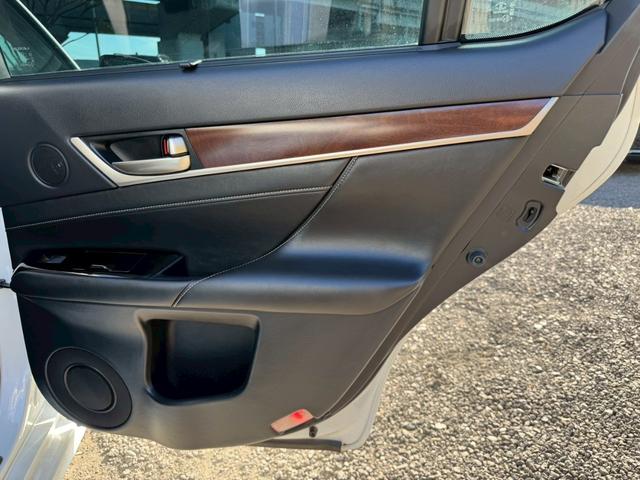 GS 250 Ipkg /後期Fグリル仕様/サンルーフ/クルーズコントロール/コーナーセンサー/シートヒータ・エアコン/電動格納ミラー/パワーシート/シートメモリ/LEDヘッドライト/ETC/バックカメラ/Bluetooth(53枚目)