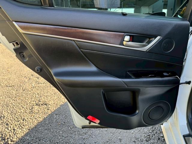 GS 250 Ipkg /後期Fグリル仕様/サンルーフ/クルーズコントロール/コーナーセンサー/シートヒータ・エアコン/電動格納ミラー/パワーシート/シートメモリ/LEDヘッドライト/ETC/バックカメラ/Bluetooth(61枚目)