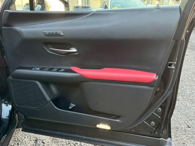 UX 250h Fスポーツ 衝突軽減/全周囲カメラ/レーダークルーズコントロール/コーナーセンサー/HUD/BSM/ハンドルヒーター/シートヒーター・エアコン/パワーシート/シートメモリ/ETC/Bluetooth/バックカメラ(31枚目)