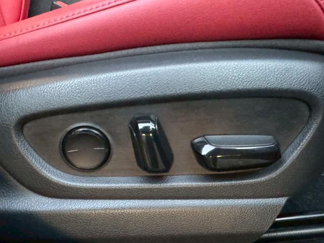 UX 250h Fスポーツ 衝突軽減/全周囲カメラ/レーダークルーズコントロール/コーナーセンサー/HUD/BSM/ハンドルヒーター/シートヒーター・エアコン/パワーシート/シートメモリ/ETC/Bluetooth/バックカメラ(43枚目)