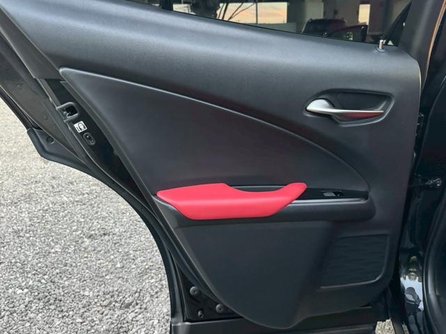 UX 250h Fスポーツ 衝突軽減/全周囲カメラ/レーダークルーズコントロール/コーナーセンサー/HUD/BSM/ハンドルヒーター/シートヒーター・エアコン/パワーシート/シートメモリ/ETC/Bluetooth/バックカメラ(68枚目)