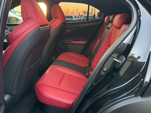 UX 250h Fスポーツ 衝突軽減/全周囲カメラ/レーダークルーズコントロール/コーナーセンサー/HUD/BSM/ハンドルヒーター/シートヒーター・エアコン/パワーシート/シートメモリ/ETC/Bluetooth/バックカメラ(73枚目)