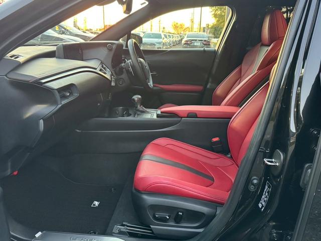 UX 250h Fスポーツ 衝突軽減/全周囲カメラ/レーダークルーズコントロール/コーナーセンサー/HUD/BSM/ハンドルヒーター/シートヒーター・エアコン/パワーシート/シートメモリ/ETC/Bluetooth/バックカメラ(74枚目)