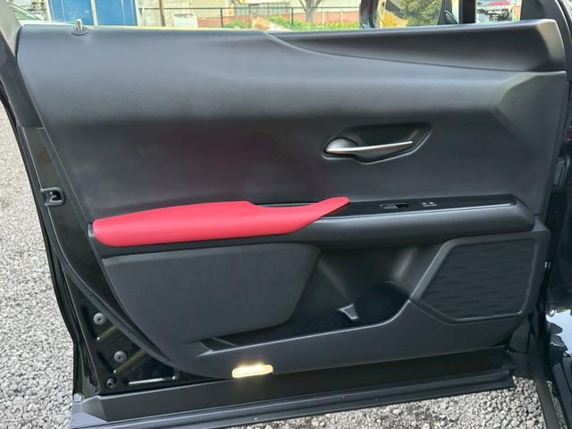 UX 250h Fスポーツ 衝突軽減/全周囲カメラ/レーダークルーズコントロール/コーナーセンサー/HUD/BSM/ハンドルヒーター/シートヒーター・エアコン/パワーシート/シートメモリ/ETC/Bluetooth/バックカメラ(75枚目)