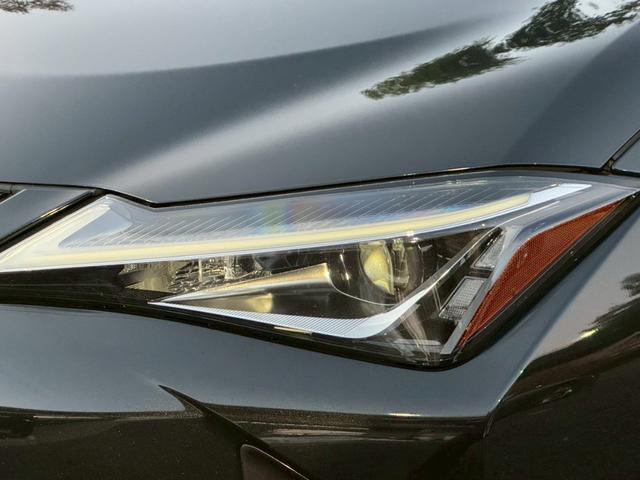 UX 250h Fスポーツ 衝突軽減/全周囲カメラ/レーダークルーズコントロール/コーナーセンサー/HUD/BSM/ハンドルヒーター/シートヒーター・エアコン/パワーシート/シートメモリ/ETC/Bluetooth/バックカメラ(5枚目)