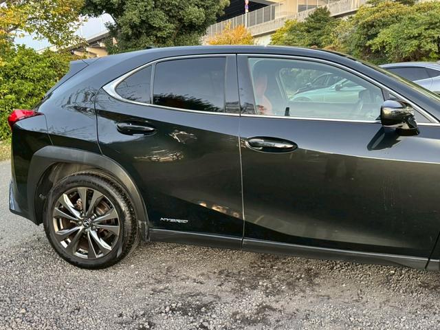 UX 250h Fスポーツ 衝突軽減/全周囲カメラ/レーダークルーズコントロール/コーナーセンサー/HUD/BSM/ハンドルヒーター/シートヒーター・エアコン/パワーシート/シートメモリ/ETC/Bluetooth/バックカメラ(16枚目)