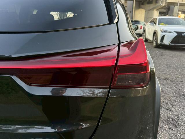 UX 250h Fスポーツ 衝突軽減/全周囲カメラ/レーダークルーズコントロール/コーナーセンサー/HUD/BSM/ハンドルヒーター/シートヒーター・エアコン/パワーシート/シートメモリ/ETC/Bluetooth/バックカメラ(19枚目)