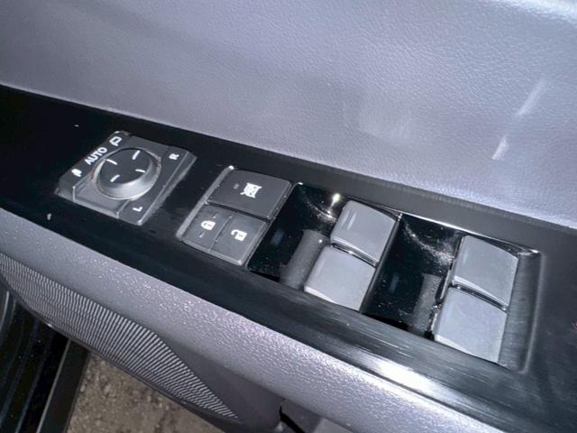 UX 250h Fスポーツ 衝突軽減/全周囲カメラ/レーダークルーズコントロール/コーナーセンサー/HUD/BSM/ハンドルヒーター/シートヒーター・エアコン/パワーシート/シートメモリ/ETC/Bluetooth/バックカメラ(31枚目)