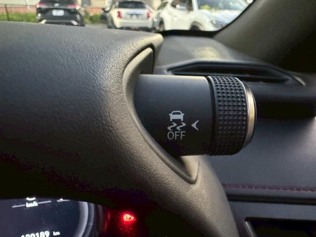 UX 250h Fスポーツ 衝突軽減/全周囲カメラ/レーダークルーズコントロール/コーナーセンサー/HUD/BSM/ハンドルヒーター/シートヒーター・エアコン/パワーシート/シートメモリ/ETC/Bluetooth/バックカメラ(45枚目)