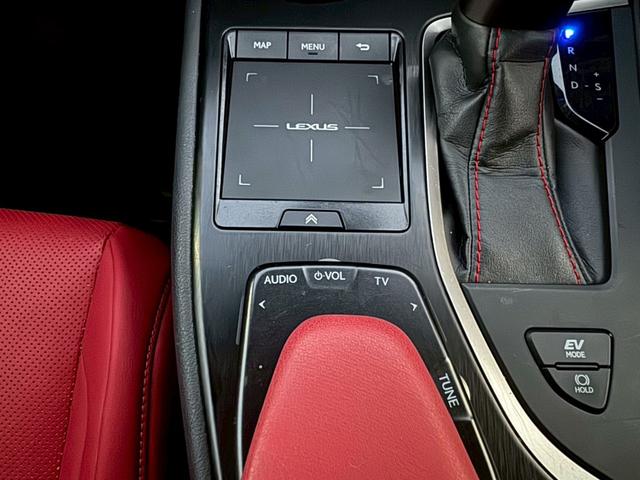 UX 250h Fスポーツ 衝突軽減/全周囲カメラ/レーダークルーズコントロール/コーナーセンサー/HUD/BSM/ハンドルヒーター/シートヒーター・エアコン/パワーシート/シートメモリ/ETC/Bluetooth/バックカメラ(51枚目)