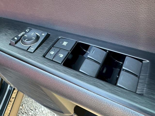 UX 250h Fスポーツ 衝突軽減/レーダークルーズコントロール/コーナーセンサー/ハンドルヒーター/シートヒーター/パワーシート/シートメモリ/ETC/Bluetooth/バックカメラ/プッシュスタート/電動格納ミラー(34枚目)