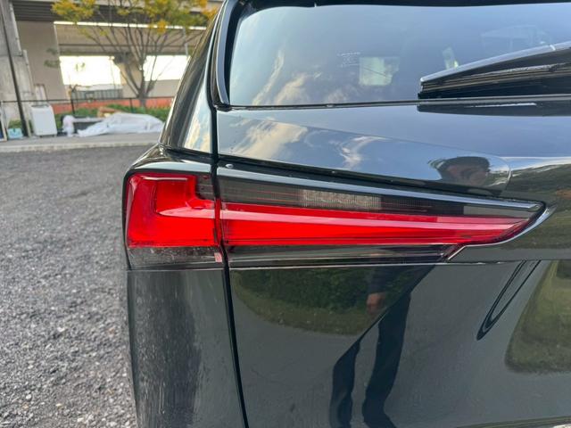 ＮＸ ３００ｈ　Ｆスポーツ　後期／サンルーフ／レーダークルーズコントロール／コーナーセンサー／ハンドルヒーター／シートヒーター・エアコン／パワーシート／シートメモリ／ＥＴＣ／Ｂｌｕｅｔｏｏｔｈ／電動リアゲート／プッシュスタート（28枚目）