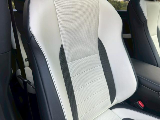 ＮＸ ３００ｈ　Ｆスポーツ　後期／サンルーフ／レーダークルーズコントロール／コーナーセンサー／ハンドルヒーター／シートヒーター・エアコン／パワーシート／シートメモリ／ＥＴＣ／Ｂｌｕｅｔｏｏｔｈ／電動リアゲート／プッシュスタート（35枚目）