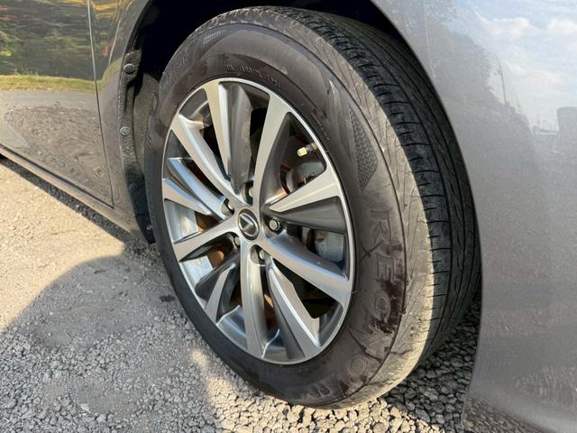 ＥＳ ３００ｈ　サンルーフ／衝突軽減／レーダークルーズコントロール／コーナーセンサー／ハンドルヒーター／シートヒーター・エアコン／ＢＳＭ／パワーシート／シートメモリ／ＥＴＣ／Ｂｌｕｅｔｏｏｔｈ／プッシュスタート（13枚目）