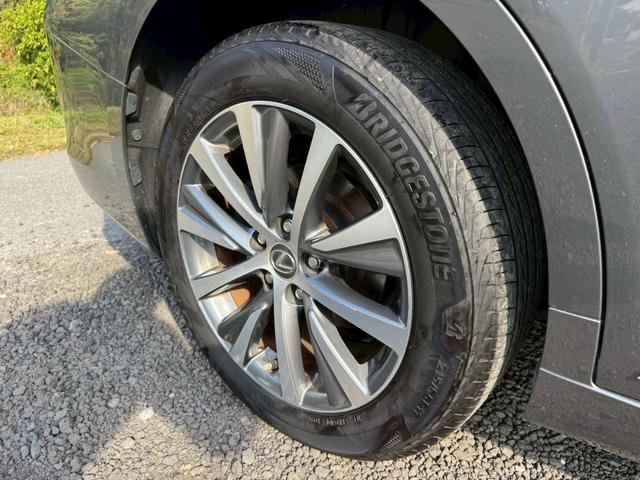 ＥＳ ３００ｈ　サンルーフ／衝突軽減／レーダークルーズコントロール／コーナーセンサー／ハンドルヒーター／シートヒーター・エアコン／ＢＳＭ／パワーシート／シートメモリ／ＥＴＣ／Ｂｌｕｅｔｏｏｔｈ／プッシュスタート（22枚目）