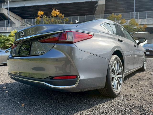 ＥＳ ３００ｈ　サンルーフ／衝突軽減／レーダークルーズコントロール／コーナーセンサー／ハンドルヒーター／シートヒーター・エアコン／ＢＳＭ／パワーシート／シートメモリ／ＥＴＣ／Ｂｌｕｅｔｏｏｔｈ／プッシュスタート（23枚目）