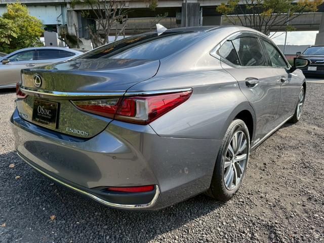 ＥＳ ３００ｈ　サンルーフ／衝突軽減／レーダークルーズコントロール／コーナーセンサー／ハンドルヒーター／シートヒーター・エアコン／ＢＳＭ／パワーシート／シートメモリ／ＥＴＣ／Ｂｌｕｅｔｏｏｔｈ／プッシュスタート（24枚目）