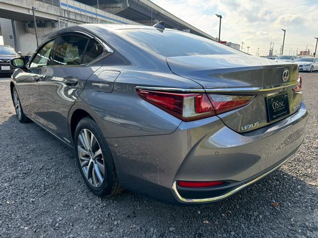 ＥＳ ３００ｈ　サンルーフ／衝突軽減／レーダークルーズコントロール／コーナーセンサー／ハンドルヒーター／シートヒーター・エアコン／ＢＳＭ／パワーシート／シートメモリ／ＥＴＣ／Ｂｌｕｅｔｏｏｔｈ／プッシュスタート（25枚目）