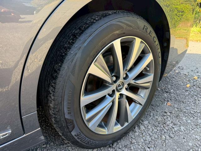 ＥＳ ３００ｈ　サンルーフ／衝突軽減／レーダークルーズコントロール／コーナーセンサー／ハンドルヒーター／シートヒーター・エアコン／ＢＳＭ／パワーシート／シートメモリ／ＥＴＣ／Ｂｌｕｅｔｏｏｔｈ／プッシュスタート（29枚目）