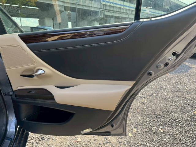 ＥＳ ３００ｈ　サンルーフ／衝突軽減／レーダークルーズコントロール／コーナーセンサー／ハンドルヒーター／シートヒーター・エアコン／ＢＳＭ／パワーシート／シートメモリ／ＥＴＣ／Ｂｌｕｅｔｏｏｔｈ／プッシュスタート（58枚目）