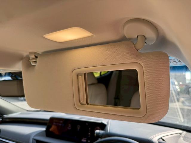 ＥＳ ３００ｈ　サンルーフ／衝突軽減／レーダークルーズコントロール／コーナーセンサー／ハンドルヒーター／シートヒーター・エアコン／ＢＳＭ／パワーシート／シートメモリ／ＥＴＣ／Ｂｌｕｅｔｏｏｔｈ／プッシュスタート（59枚目）