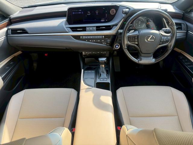 ＥＳ ３００ｈ　サンルーフ／衝突軽減／レーダークルーズコントロール／コーナーセンサー／ハンドルヒーター／シートヒーター・エアコン／ＢＳＭ／パワーシート／シートメモリ／ＥＴＣ／Ｂｌｕｅｔｏｏｔｈ／プッシュスタート（64枚目）