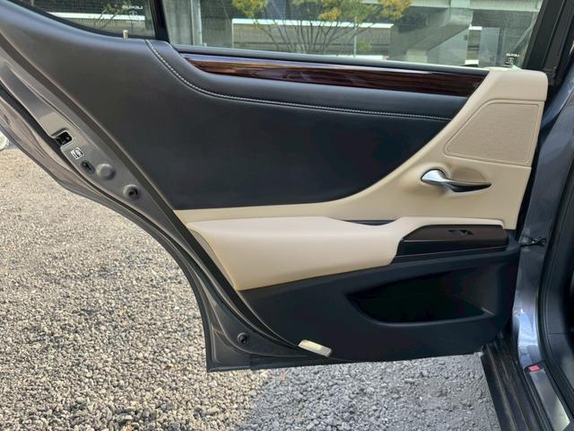 ＥＳ ３００ｈ　サンルーフ／衝突軽減／レーダークルーズコントロール／コーナーセンサー／ハンドルヒーター／シートヒーター・エアコン／ＢＳＭ／パワーシート／シートメモリ／ＥＴＣ／Ｂｌｕｅｔｏｏｔｈ／プッシュスタート（68枚目）