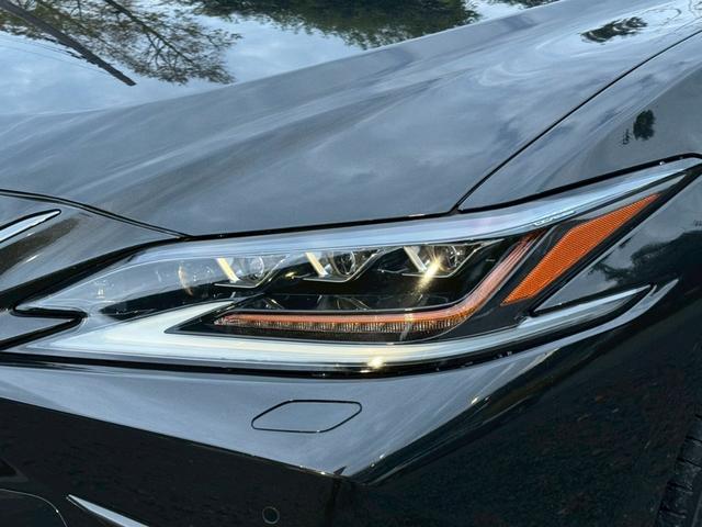 ＥＳ ３００ｈ　Ｆスポーツ　サンルーフ／衝突軽減／レーダークルーズコントロール／コーナーセンサー／ハンドルヒーター／シートヒーター・エアコン／パワーシート／シートメモリ／ＥＴＣ／Ｂｌｕｅｔｏｏｔｈ／バックカメラ／電動リアゲート（5枚目）