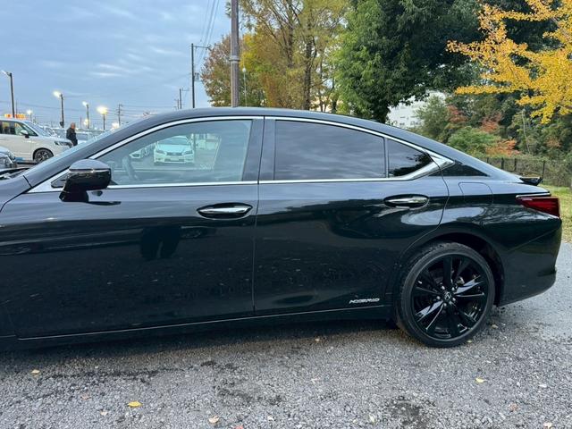 ＥＳ ３００ｈ　Ｆスポーツ　サンルーフ／衝突軽減／レーダークルーズコントロール／コーナーセンサー／ハンドルヒーター／シートヒーター・エアコン／パワーシート／シートメモリ／ＥＴＣ／Ｂｌｕｅｔｏｏｔｈ／バックカメラ／電動リアゲート（10枚目）