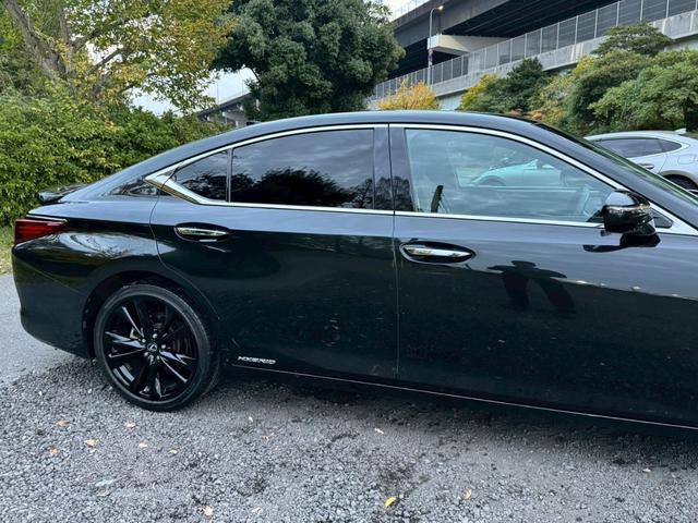 ＥＳ ３００ｈ　Ｆスポーツ　サンルーフ／衝突軽減／レーダークルーズコントロール／コーナーセンサー／ハンドルヒーター／シートヒーター・エアコン／パワーシート／シートメモリ／ＥＴＣ／Ｂｌｕｅｔｏｏｔｈ／バックカメラ／電動リアゲート（15枚目）