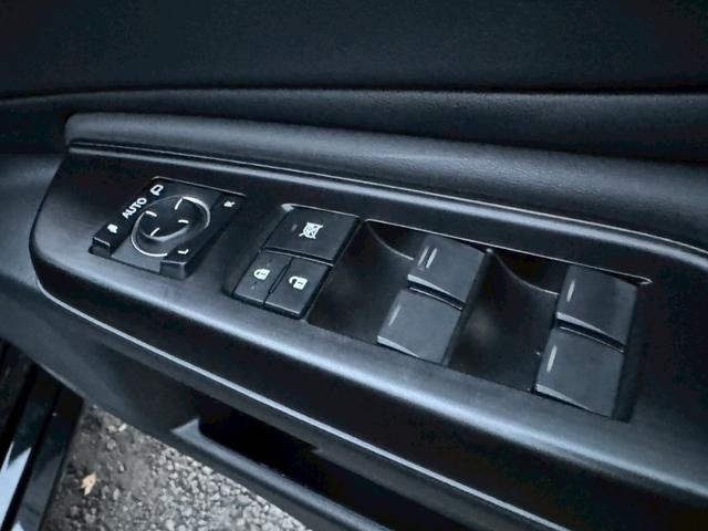 ＥＳ ３００ｈ　Ｆスポーツ　サンルーフ／衝突軽減／レーダークルーズコントロール／コーナーセンサー／ハンドルヒーター／シートヒーター・エアコン／パワーシート／シートメモリ／ＥＴＣ／Ｂｌｕｅｔｏｏｔｈ／バックカメラ／電動リアゲート（30枚目）