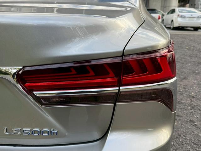 ＬＳ ５００ｈ　Ｉｐｋｇ　全周囲カメラ／衝突軽減／レーダークルーズコントロール／コーナーセンサー／ＨＵＤ／ＢＳＭ／ハンドルヒーター／シートヒーター・エアコン／パワーシート／シートメモリ／ＥＴＣ／Ｂｌｕｅｔｏｏｔｈ（20枚目）