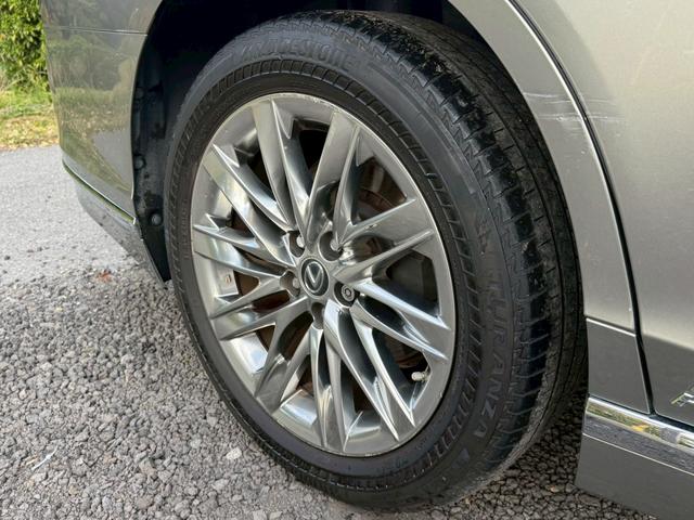 ＬＳ ５００ｈ　Ｉｐｋｇ　全周囲カメラ／衝突軽減／レーダークルーズコントロール／コーナーセンサー／ＨＵＤ／ＢＳＭ／ハンドルヒーター／シートヒーター・エアコン／パワーシート／シートメモリ／ＥＴＣ／Ｂｌｕｅｔｏｏｔｈ（22枚目）