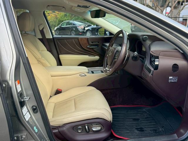 ＬＳ ５００ｈ　Ｉｐｋｇ　全周囲カメラ／衝突軽減／レーダークルーズコントロール／コーナーセンサー／ＨＵＤ／ＢＳＭ／ハンドルヒーター／シートヒーター・エアコン／パワーシート／シートメモリ／ＥＴＣ／Ｂｌｕｅｔｏｏｔｈ（36枚目）