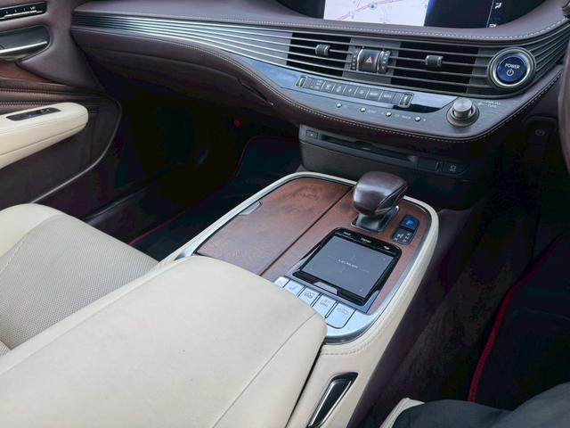 ＬＳ ５００ｈ　Ｉｐｋｇ　全周囲カメラ／衝突軽減／レーダークルーズコントロール／コーナーセンサー／ＨＵＤ／ＢＳＭ／ハンドルヒーター／シートヒーター・エアコン／パワーシート／シートメモリ／ＥＴＣ／Ｂｌｕｅｔｏｏｔｈ（49枚目）