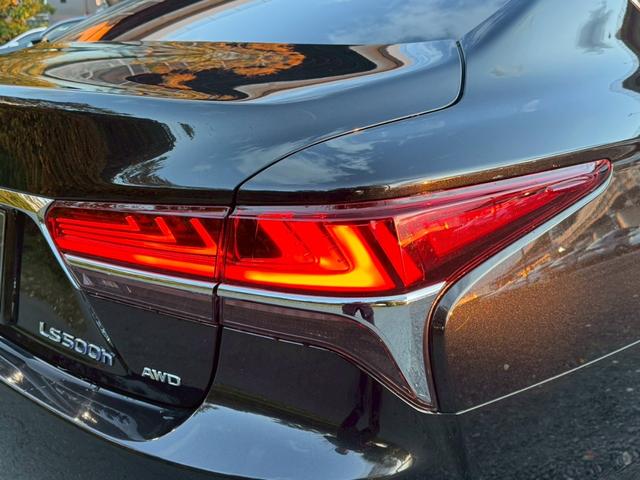 ＬＳ ５００ｈ　エグゼクティブ　マークレビンソン／衝突軽減／全周囲カメラ／レーダークルーズコントロール／コーナーセンサー／ＨＵＤ／ハンドルヒーター／シートヒーター・エアコン／パワーシート／シートメモリ／ＥＴＣ／Ｂｌｕｅｔｏｏｔｈ（17枚目）