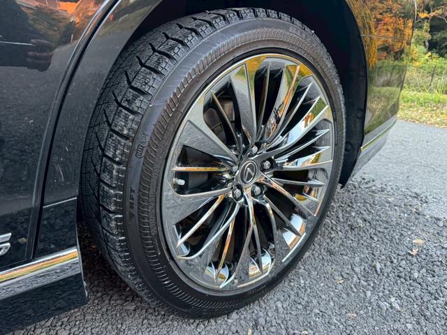 ＬＳ ５００ｈ　エグゼクティブ　マークレビンソン／衝突軽減／全周囲カメラ／レーダークルーズコントロール／コーナーセンサー／ＨＵＤ／ハンドルヒーター／シートヒーター・エアコン／パワーシート／シートメモリ／ＥＴＣ／Ｂｌｕｅｔｏｏｔｈ（27枚目）