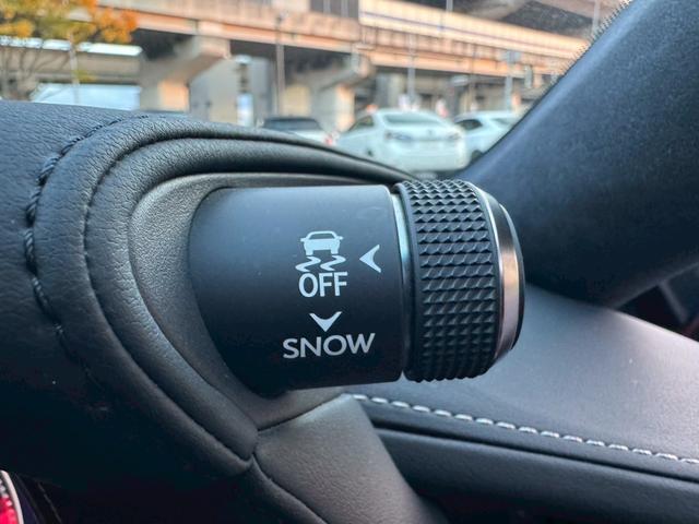 ＬＳ ５００ｈ　エグゼクティブ　マークレビンソン／衝突軽減／全周囲カメラ／レーダークルーズコントロール／コーナーセンサー／ＨＵＤ／ハンドルヒーター／シートヒーター・エアコン／パワーシート／シートメモリ／ＥＴＣ／Ｂｌｕｅｔｏｏｔｈ（42枚目）