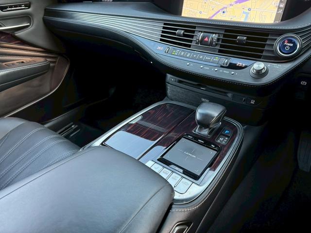 ＬＳ ５００ｈ　エグゼクティブ　マークレビンソン／衝突軽減／全周囲カメラ／レーダークルーズコントロール／コーナーセンサー／ＨＵＤ／ハンドルヒーター／シートヒーター・エアコン／パワーシート／シートメモリ／ＥＴＣ／Ｂｌｕｅｔｏｏｔｈ（47枚目）