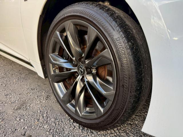 ＬＳ ５００ｈ　Ｆスポーツ　サンルーフ／マークレビンソン／衝突軽減／全周囲カメラ／レーダークルーズ／コーナーセンサー／ＨＵＤ／ＢＳＭ／ハンドルヒーター／シートヒーター・エアコン／パワーシート／シートメモリ／Ｂｌｕｅｔｏｏｔｈ（13枚目）