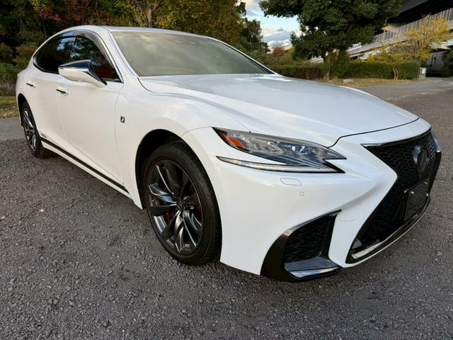 ＬＳ ５００ｈ　Ｆスポーツ　サンルーフ／マークレビンソン／衝突軽減／全周囲カメラ／レーダークルーズ／コーナーセンサー／ＨＵＤ／ＢＳＭ／ハンドルヒーター／シートヒーター・エアコン／パワーシート／シートメモリ／Ｂｌｕｅｔｏｏｔｈ（15枚目）