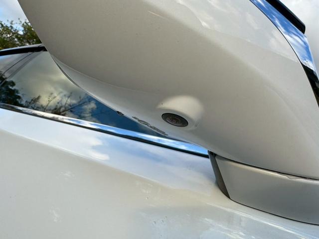 ＬＳ ５００ｈ　Ｆスポーツ　サンルーフ／マークレビンソン／衝突軽減／全周囲カメラ／レーダークルーズ／コーナーセンサー／ＨＵＤ／ＢＳＭ／ハンドルヒーター／シートヒーター・エアコン／パワーシート／シートメモリ／Ｂｌｕｅｔｏｏｔｈ（16枚目）