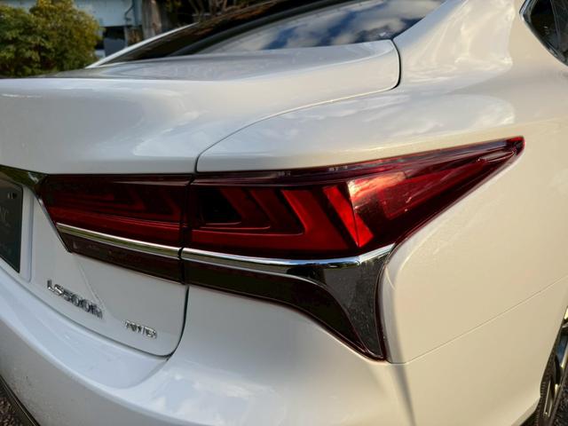 ＬＳ ５００ｈ　Ｆスポーツ　サンルーフ／マークレビンソン／衝突軽減／全周囲カメラ／レーダークルーズ／コーナーセンサー／ＨＵＤ／ＢＳＭ／ハンドルヒーター／シートヒーター・エアコン／パワーシート／シートメモリ／Ｂｌｕｅｔｏｏｔｈ（23枚目）