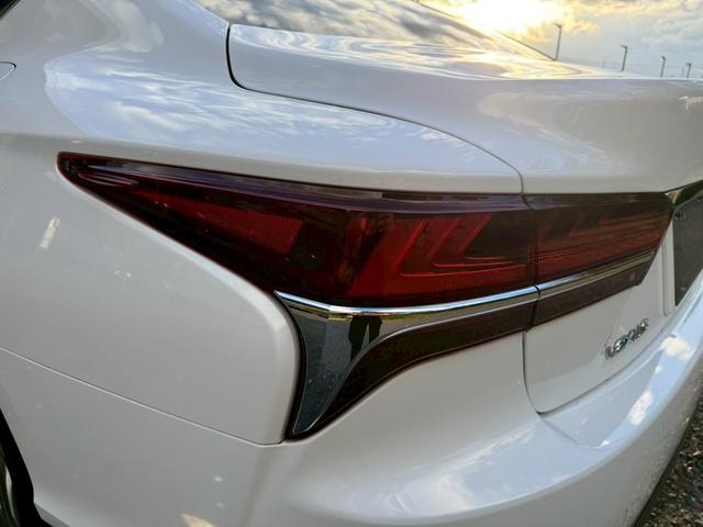 ＬＳ ５００ｈ　Ｆスポーツ　サンルーフ／マークレビンソン／衝突軽減／全周囲カメラ／レーダークルーズ／コーナーセンサー／ＨＵＤ／ＢＳＭ／ハンドルヒーター／シートヒーター・エアコン／パワーシート／シートメモリ／Ｂｌｕｅｔｏｏｔｈ（24枚目）