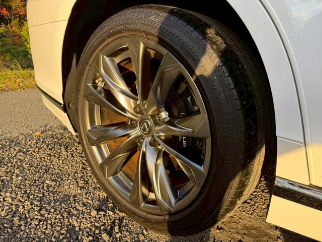 ＬＳ ５００ｈ　Ｆスポーツ　サンルーフ／マークレビンソン／衝突軽減／全周囲カメラ／レーダークルーズ／コーナーセンサー／ＨＵＤ／ＢＳＭ／ハンドルヒーター／シートヒーター・エアコン／パワーシート／シートメモリ／Ｂｌｕｅｔｏｏｔｈ（26枚目）