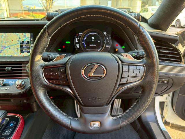 ＬＳ ５００ｈ　Ｆスポーツ　サンルーフ／マークレビンソン／衝突軽減／全周囲カメラ／レーダークルーズ／コーナーセンサー／ＨＵＤ／ＢＳＭ／ハンドルヒーター／シートヒーター・エアコン／パワーシート／シートメモリ／Ｂｌｕｅｔｏｏｔｈ（41枚目）