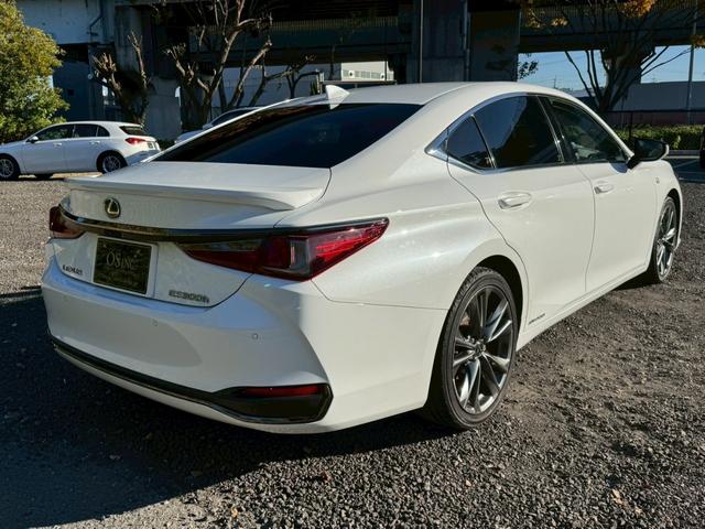 ＥＳ ３００ｈ　Ｆスポーツ　／サンルーフ／ＢＳＭ／ＨＵＤ／デジタルインナーミラー／衝突軽減／レーダークルーズ／レーンキープ／パワーバックドア／シートヒーター・エアコン／ステアリングヒーター／電動格納ミラー／ＥＴＣ／バックカメラ（22枚目）