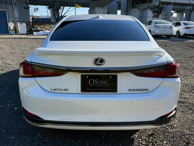 ＥＳ ３００ｈ　Ｆスポーツ　／サンルーフ／ＢＳＭ／ＨＵＤ／デジタルインナーミラー／衝突軽減／レーダークルーズ／レーンキープ／パワーバックドア／シートヒーター・エアコン／ステアリングヒーター／電動格納ミラー／ＥＴＣ／バックカメラ（30枚目）